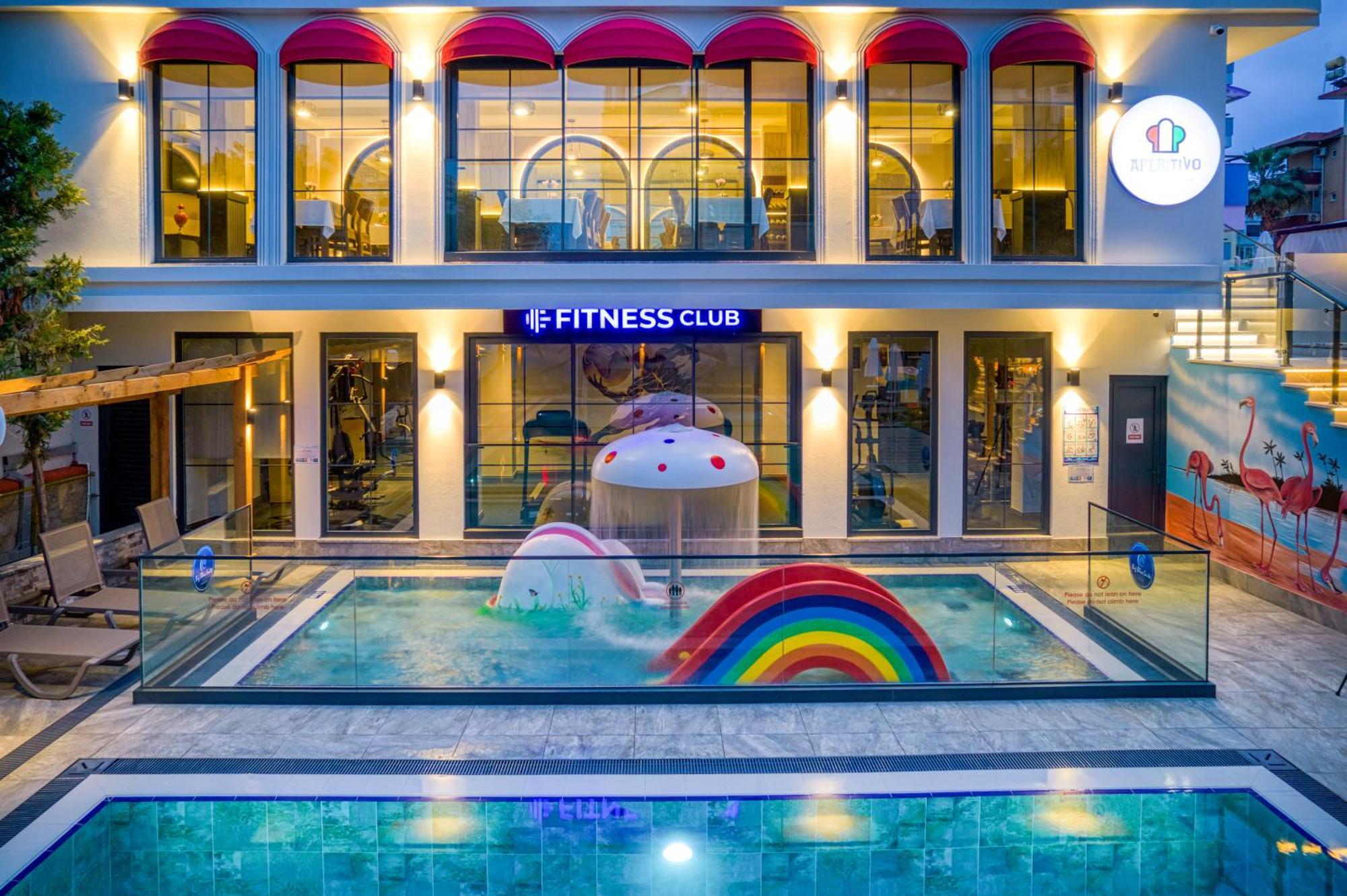 Club Big Blue Hotel 4*